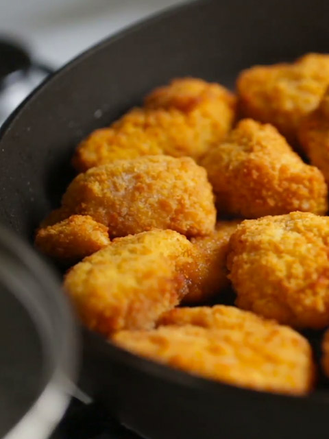 Free recipe - Homemade Chicken Nuggets - Captain Housekeeper